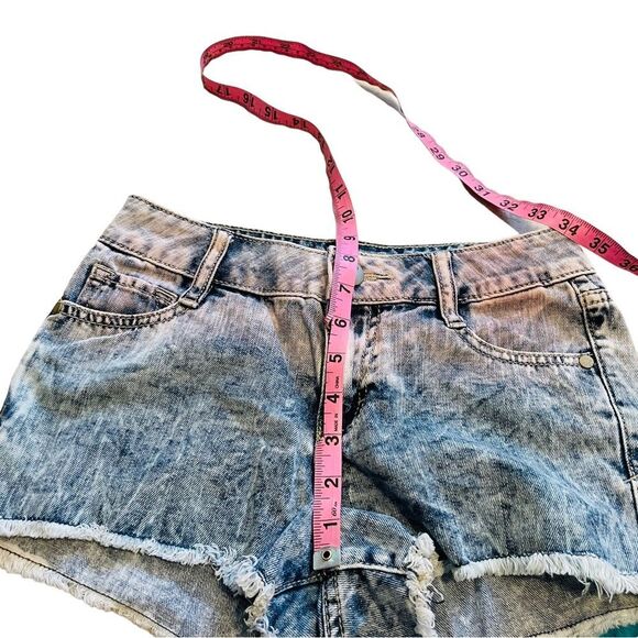 10/$25🦋 Decree Pink Ombré Acid Wash Mid Rise Denim Cutoff Shorts - Size 1 - Picture 8 of 10